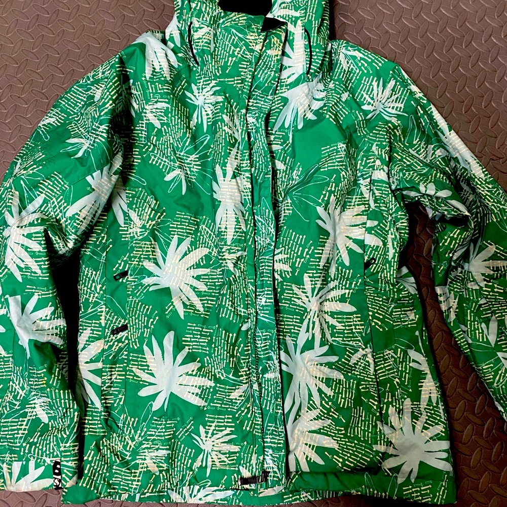 Amazing winter jacket great for outdoor sports